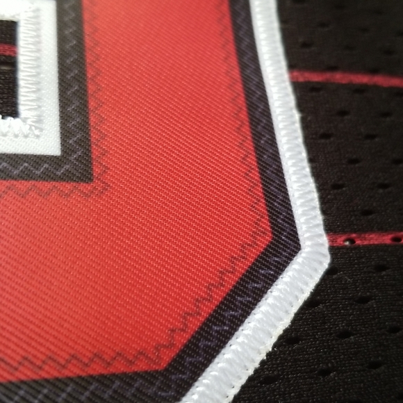 SCOTTIE PIPPEN CHICAGO BULLS PINSTRIPE JERSEY SIZE SMALL - Picture 6 of 11